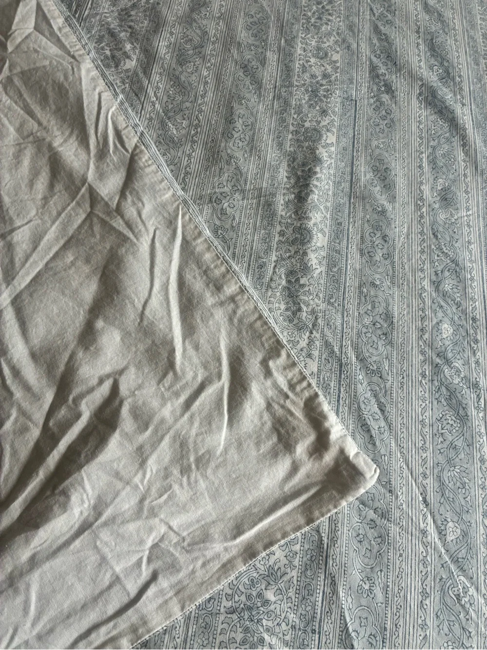 Pottery Barn Floral Stripe Queen Duvet Set in Gray and Cream